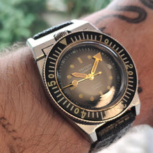 Charger l'image dans la galerie, Triton spirotechnique - mamontrevintage