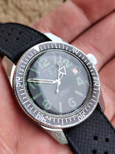 Load image into Gallery viewer, Montre Le Forban automatique vintage - mamontrevintage