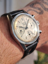 Load image into Gallery viewer, Heuer 2447T Red Fab Suisse - mamontrevintage
