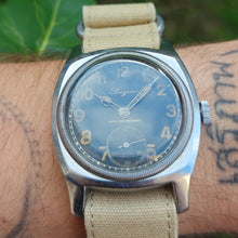 Load image into Gallery viewer, Longines Majetek WWII armée de l'air Tchécoslovaque