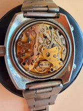 Charger l'image dans la galerie, Heuer Calculator Calibre 12 110.633