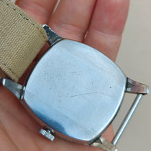 Load image into Gallery viewer, Longines Majetek WWII armée de l'air Tchécoslovaque