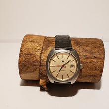 Load image into Gallery viewer, Lip automatique équipée d'un mouvement Durowé 7425 des années 70 36.5mm hors couronne