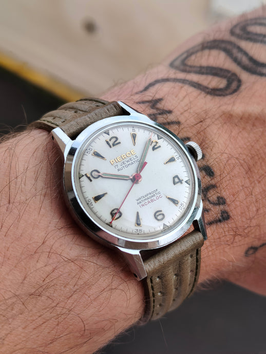 Pierce 861 automatique à glissière - mamontrevintage