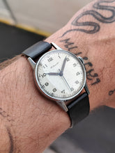 Load image into Gallery viewer, H. Moser and Cie - mamontrevintage
