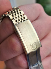 Load image into Gallery viewer, Omega De Ville automatique bracelet grain de riz Cal 565 avec écrin - mamontrevintage
