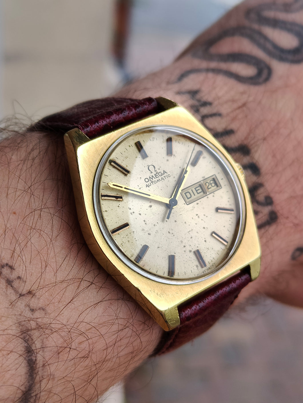 Omega automatique 1020 - mamontrevintage