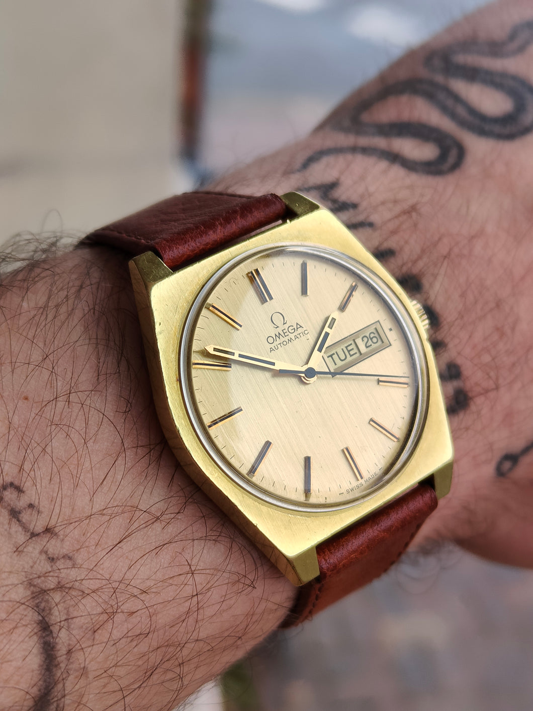 Omega automatique 1020 - mamontrevintage