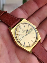 Load image into Gallery viewer, Omega automatique 1020 - mamontrevintage
