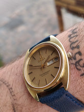 Load image into Gallery viewer, Omega constellation automatique 1020 - mamontrevintage
