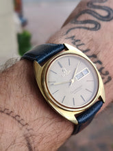 Load image into Gallery viewer, Omega constellation automatique 1020 - mamontrevintage
