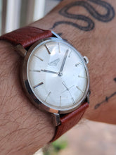 Load image into Gallery viewer, Longines 302
