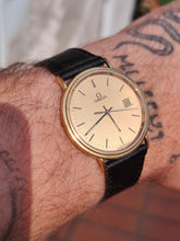 Load image into Gallery viewer, Omega pré Deville or 18k
