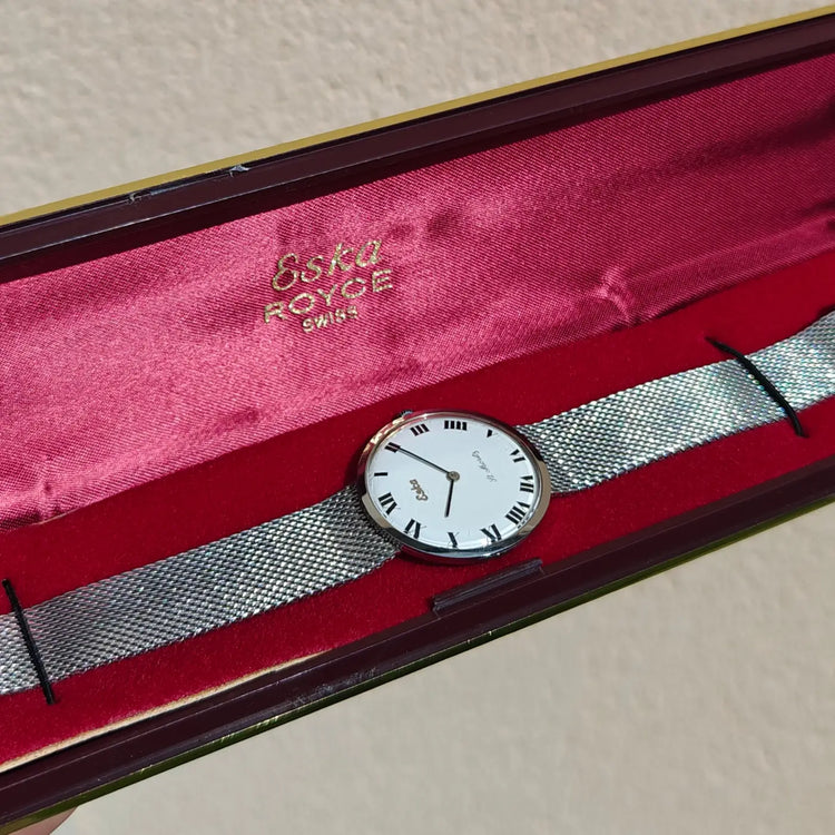 Eska mit römischen Ziffern — originale Vintage-Uhr — Foto 5/8