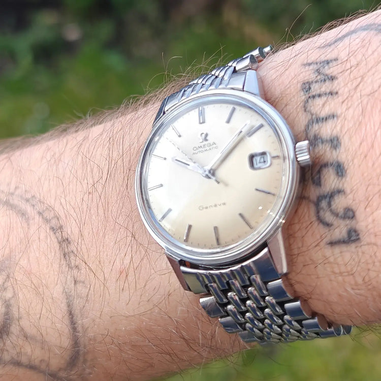 Omega Genève komplett aus Edelstahl, Original 166.070 — Archivfoto 3/12