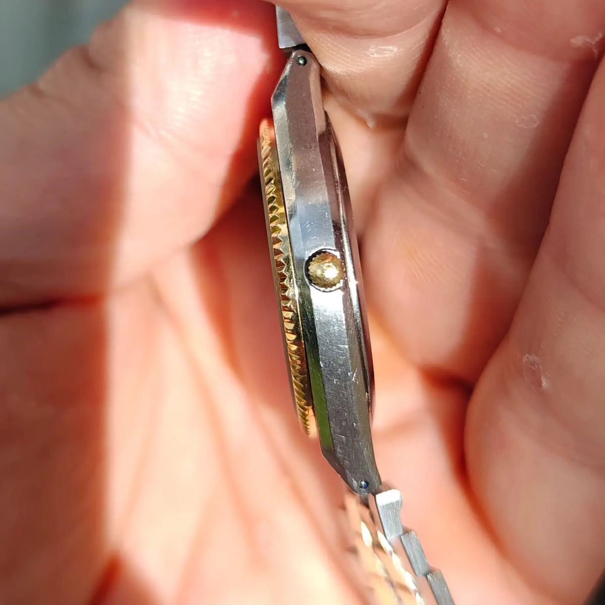 Omega Seamaster Quarz mit Tages- und Datumsanzeige — Archivfoto 3/9