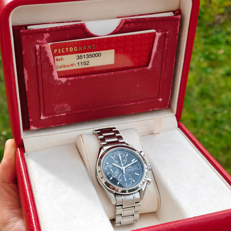 Omega Speedmaster Chronograph Datum — Archivfoto 9/12