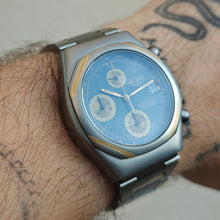 Charger l'image dans la galerie, Heuer Titanium chronographe automatique lwo 283
