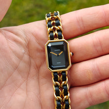 Charger l'image dans la galerie, Chanel première cuir plaqué or
