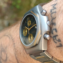 Charger l'image dans la galerie, Heuer Titanium chronographe automatique lwo 283
