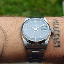 Charger l&#39;image dans la galerie, Rolex Oysterdate Précision 6694 black dial
