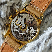 Charger l'image dans la galerie, Chronographe Heuer 3645 Valjoux 92

