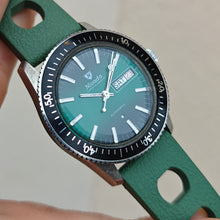 Load image into Gallery viewer, Nivada compensamatic automatique Diver

