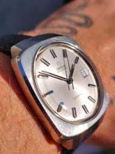 Load image into Gallery viewer, Omega Genève automatique 1975 166.0164
