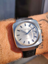 Load image into Gallery viewer, Omega Genève automatique 1975 166.0164
