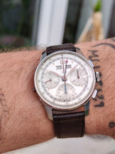 Charger l&#39;image dans la galerie, Chronographe triple date Unic Arsa
