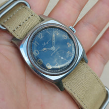 Load image into Gallery viewer, Longines Majetek WWII armée de l'air Tchécoslovaque
