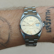 Load image into Gallery viewer, Rolex Oysterdate Précision 6694 dial champagne
