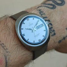 Charger l'image dans la galerie, Omega Seamaster Coscmic automatique
