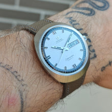 Charger l'image dans la galerie, Omega Seamaster Coscmic automatique
