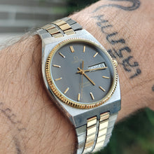 Load image into Gallery viewer, Omega Seamaster quartz day date
