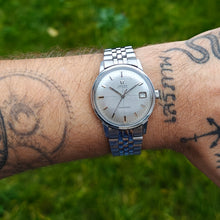 Charger l&#39;image dans la galerie, Omega Seamaster automatique crosshair Cal 565
