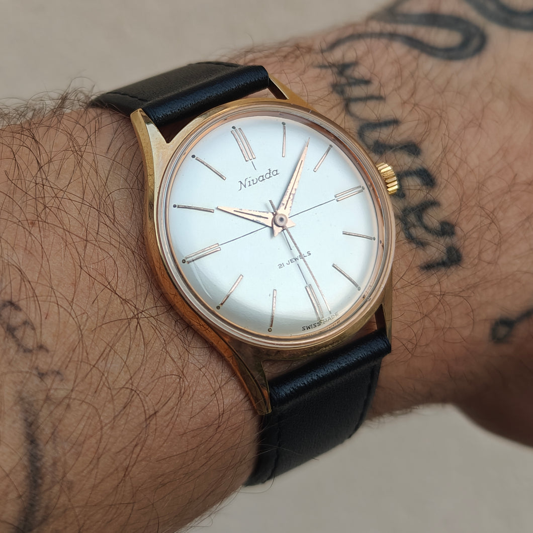 Nivada crosshair dial