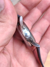 Charger l&#39;image dans la galerie, Chronographe triple date Unic Arsa
