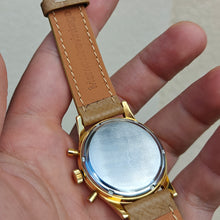Charger l'image dans la galerie, Chronographe Heuer 3645 Valjoux 92
