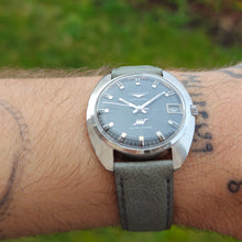 Load image into Gallery viewer, Longines Ultra chron c shape automatique crosshair
