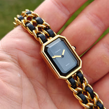 Charger l'image dans la galerie, Chanel première cuir plaqué or
