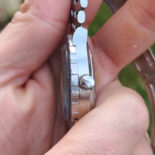 Load image into Gallery viewer, Bulova Snorkel automatique 666 feet diver
