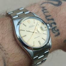 Load image into Gallery viewer, Rolex Oysterdate Précision 6694 dial champagne
