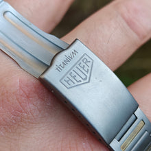 Charger l'image dans la galerie, Heuer Titanium chronographe automatique lwo 283
