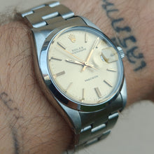 Load image into Gallery viewer, Rolex Oysterdate Précision 6694 dial champagne
