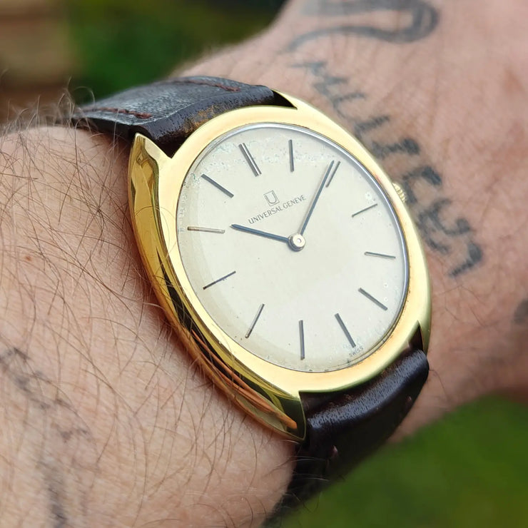 Universal Genève Cal 42 slim