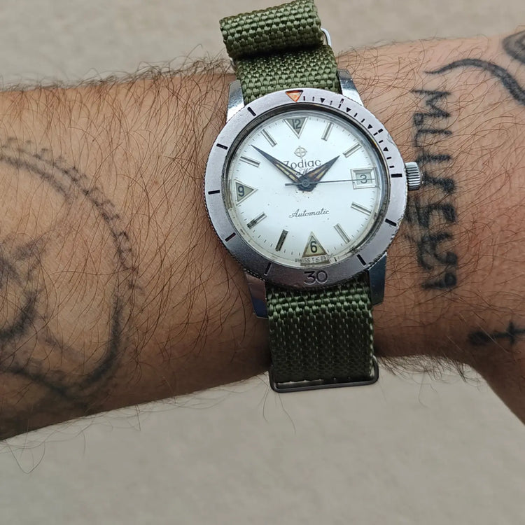 Zodiac Sea Wolf Taucheruhr mit weißem Zifferblatt — Foto 2/7