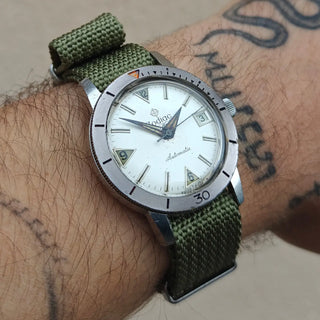 Zodiac Sea Wolf Taucheruhr mit weißem Zifferblatt