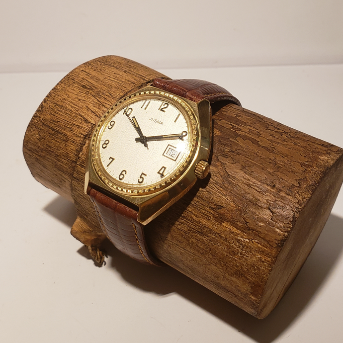 Jusma manuelle des années 70 en plaqué or 38.5mm hors couronne