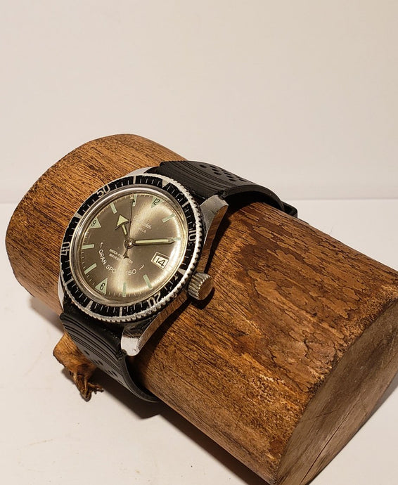 Montre de plongée des 60's équipée d'un Lorsa p75 35.6mm hors couronne